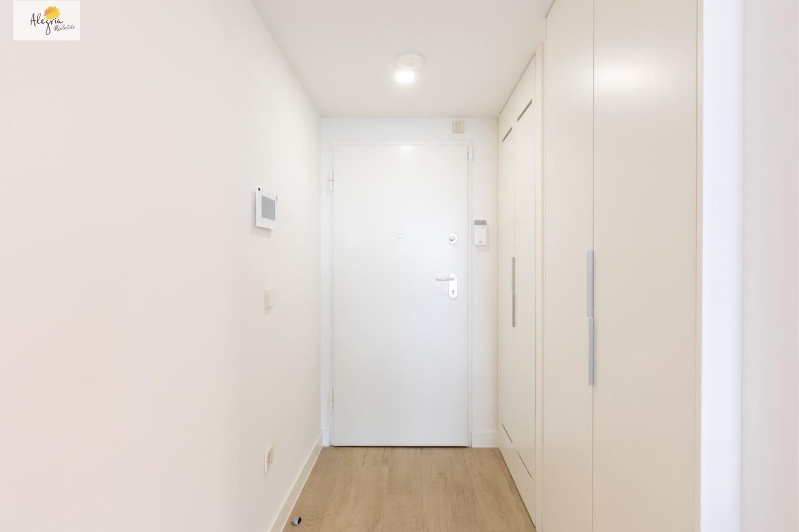 1 sypialnia Apartament do wynajęcia w Miasto Walencja z basenem garażem - 1 900 € (Ref: 9823015)