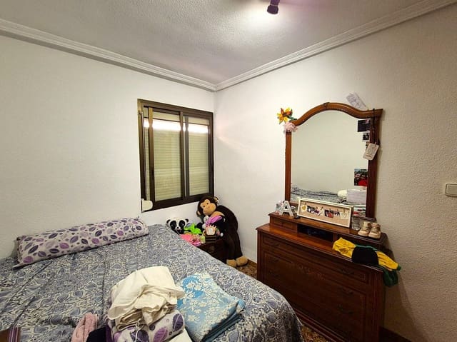 3 soverom Leilighet til salgs i Alicante by - € 74 000 (Ref: 9823016)