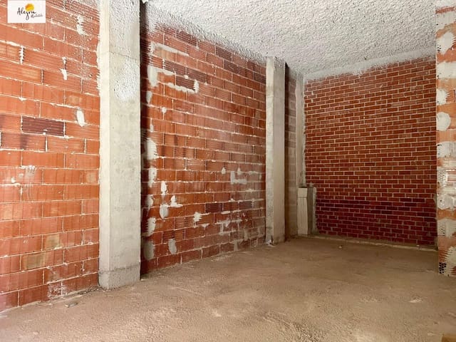 1 slaapkamer Commercieel te koop in Marxalenes, Valencia stad - € 105.000 (Ref: 9829275)