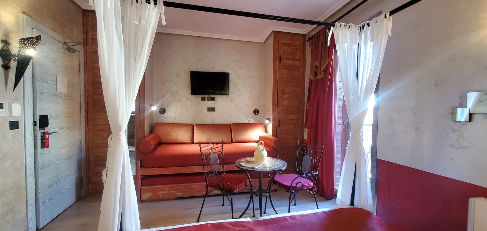 7 sypialnia Hotel na sprzedaż w Busot - 1 200 000 € (Ref: 9829277)