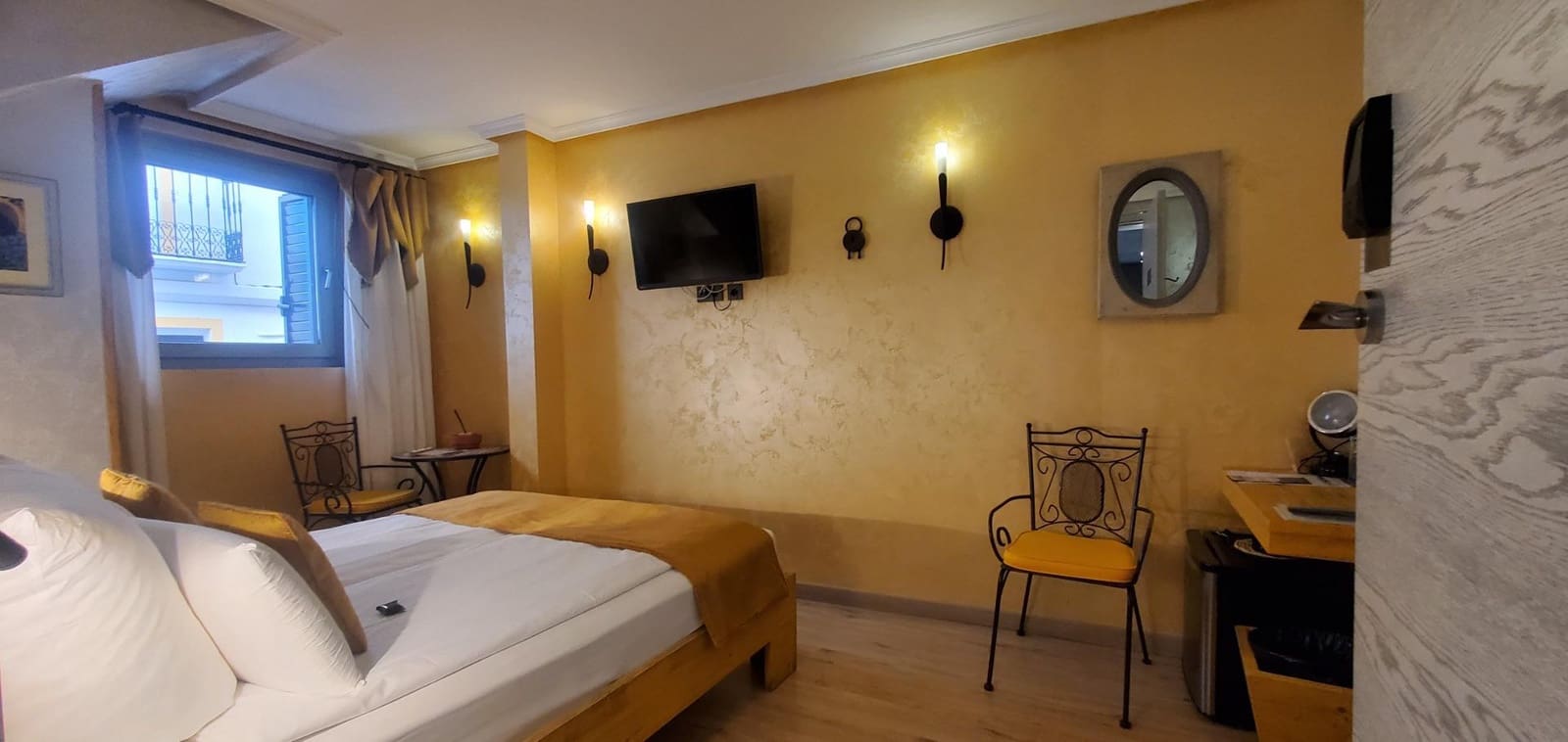 7 sypialnia Hotel na sprzedaż w Busot - 1 200 000 € (Ref: 9829277)