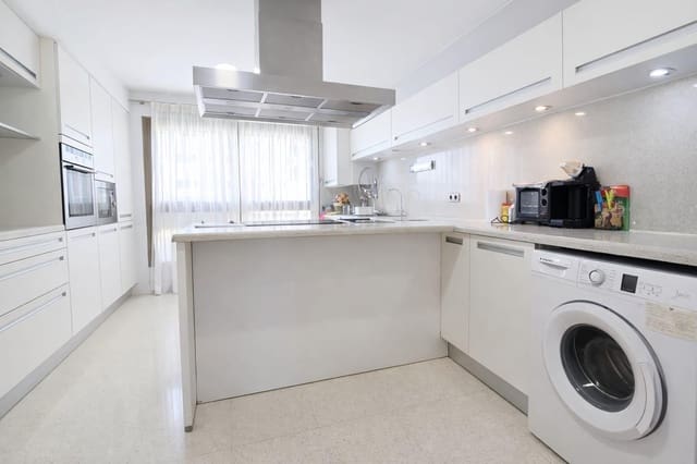 3 sovrum Lägenhet att hyra i Playa Poniente, Benidorm med pool garage - 2 500 € (Ref: 9831632)