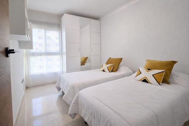 3 sovrum Lägenhet att hyra i Playa Poniente, Benidorm med pool garage - 2 500 € (Ref: 9831632)