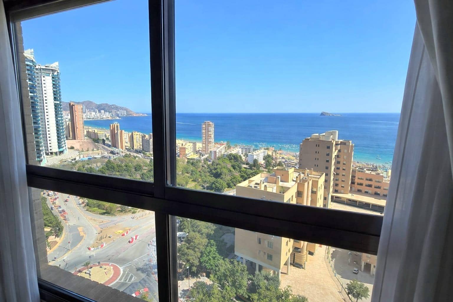 3 sovrum Lägenhet att hyra i Benidorm med pool garage - 2 500 € (Ref: 9831632)