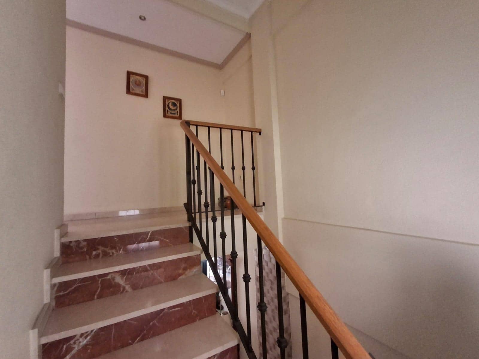 5 sypialnia Dom szeregowy na sprzedaż w La Nucia z garażem - 307 000 € (Ref: 9833762)