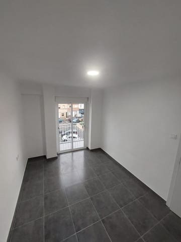 3 slaapkamer Appartement te huur in Santa Pola - € 750 (Ref: 9836426)
