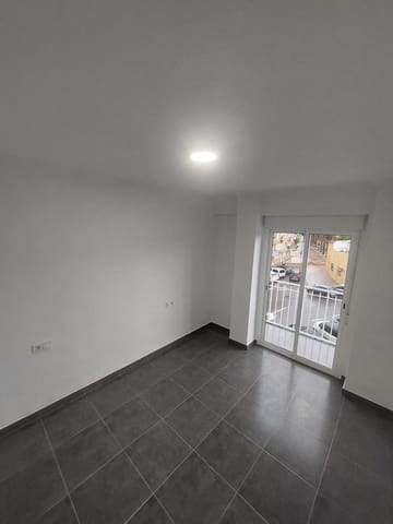 3 slaapkamer Appartement te huur in Santa Pola - € 750 (Ref: 9836426)