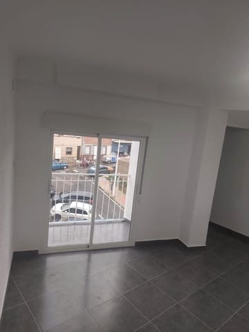 3 slaapkamer Appartement te huur in Santa Pola - € 750 (Ref: 9836426)