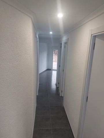 3 slaapkamer Appartement te huur in Santa Pola - € 750 (Ref: 9836426)