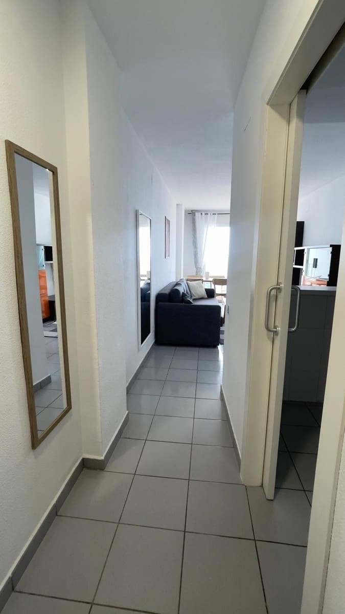 2 bedroom Apartment for rent in Benidorm with pool garage - € 1,200 (Ref: 9839364)