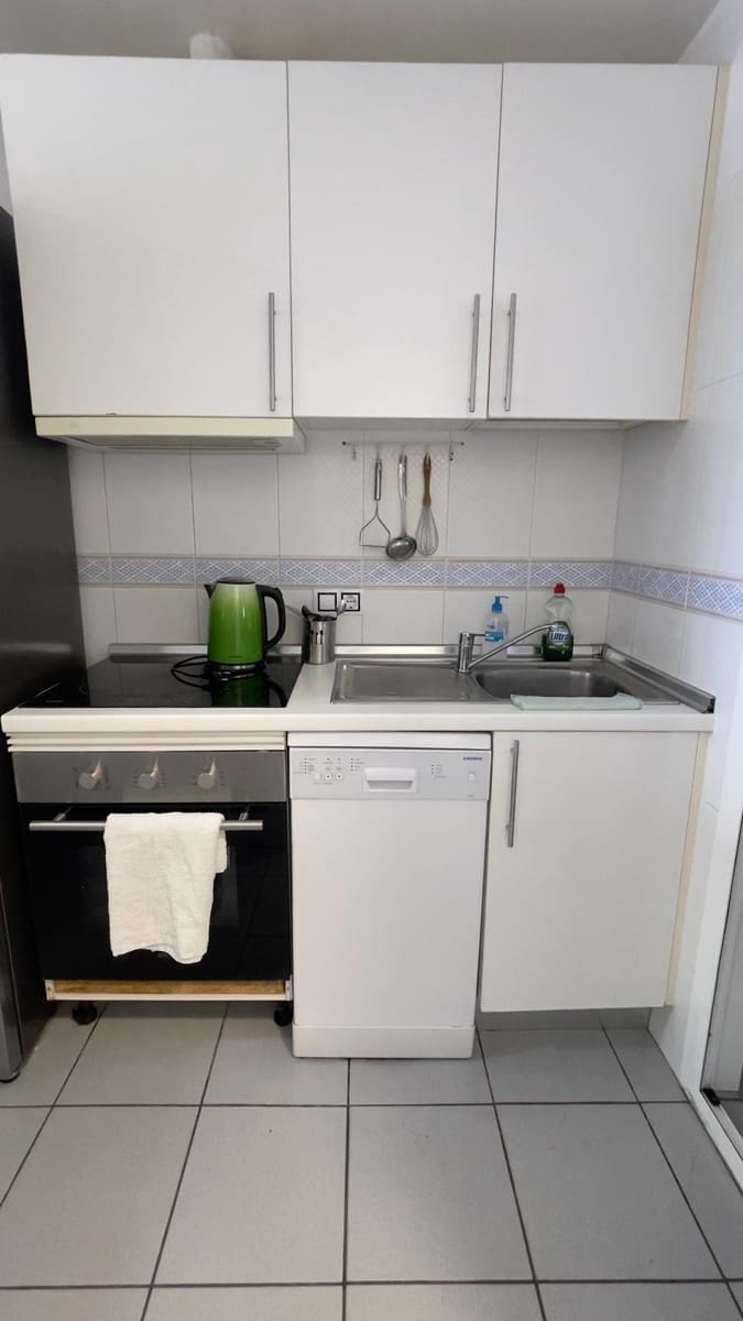 2 bedroom Apartment for rent in Benidorm with pool garage - € 1,200 (Ref: 9839364)