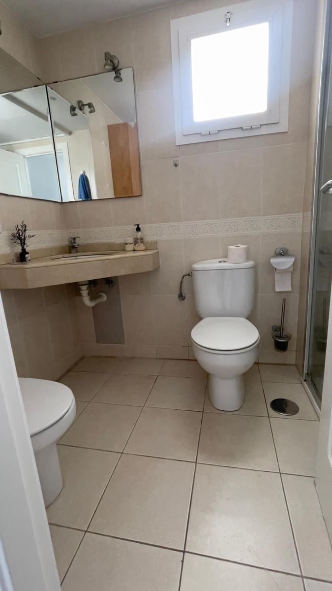 2 bedroom Apartment for rent in Benidorm with pool garage - € 1,200 (Ref: 9839364)