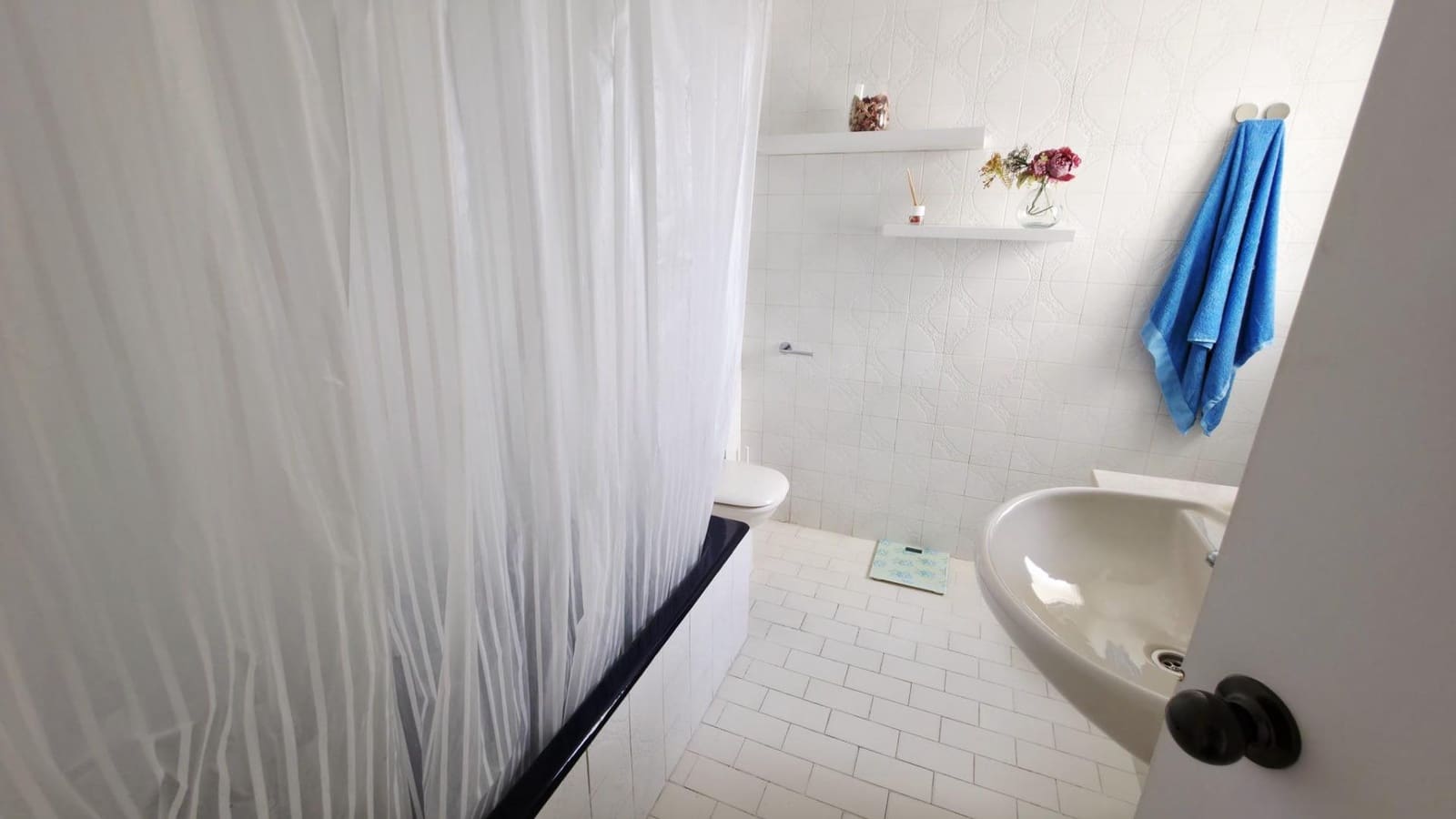 3 bedroom Flat for sale in Playa de San Juan with pool - € 435,000 (Ref: 9839365)