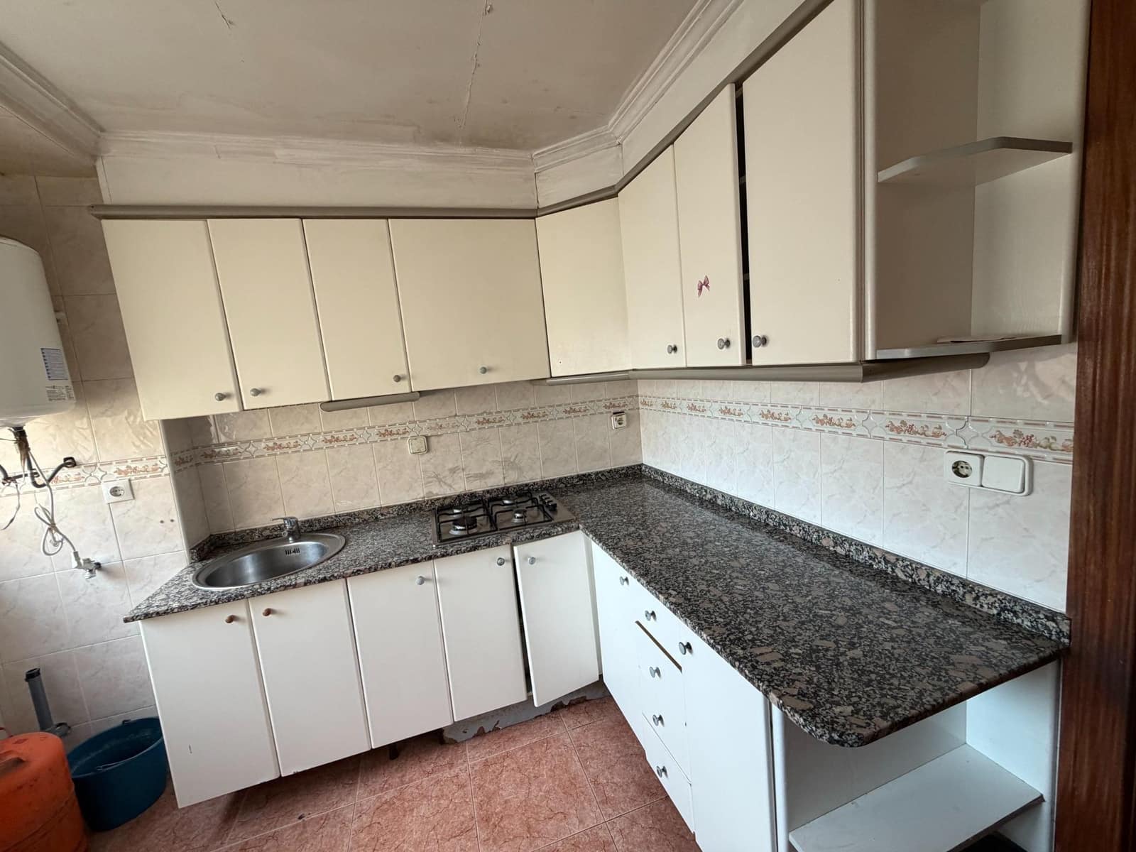 2 bedroom Flat for sale in Alicante / Alacant city - € 85,000 (Ref: 9849504)