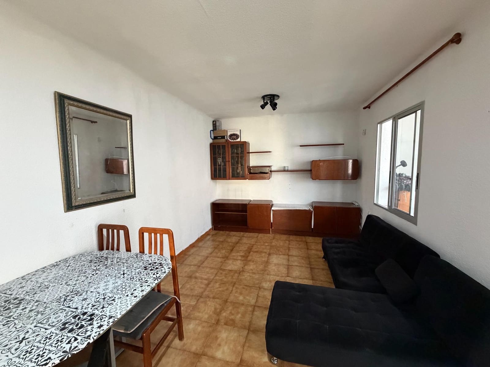 2 bedroom Flat for sale in Alicante / Alacant city - € 85,000 (Ref: 9849504)