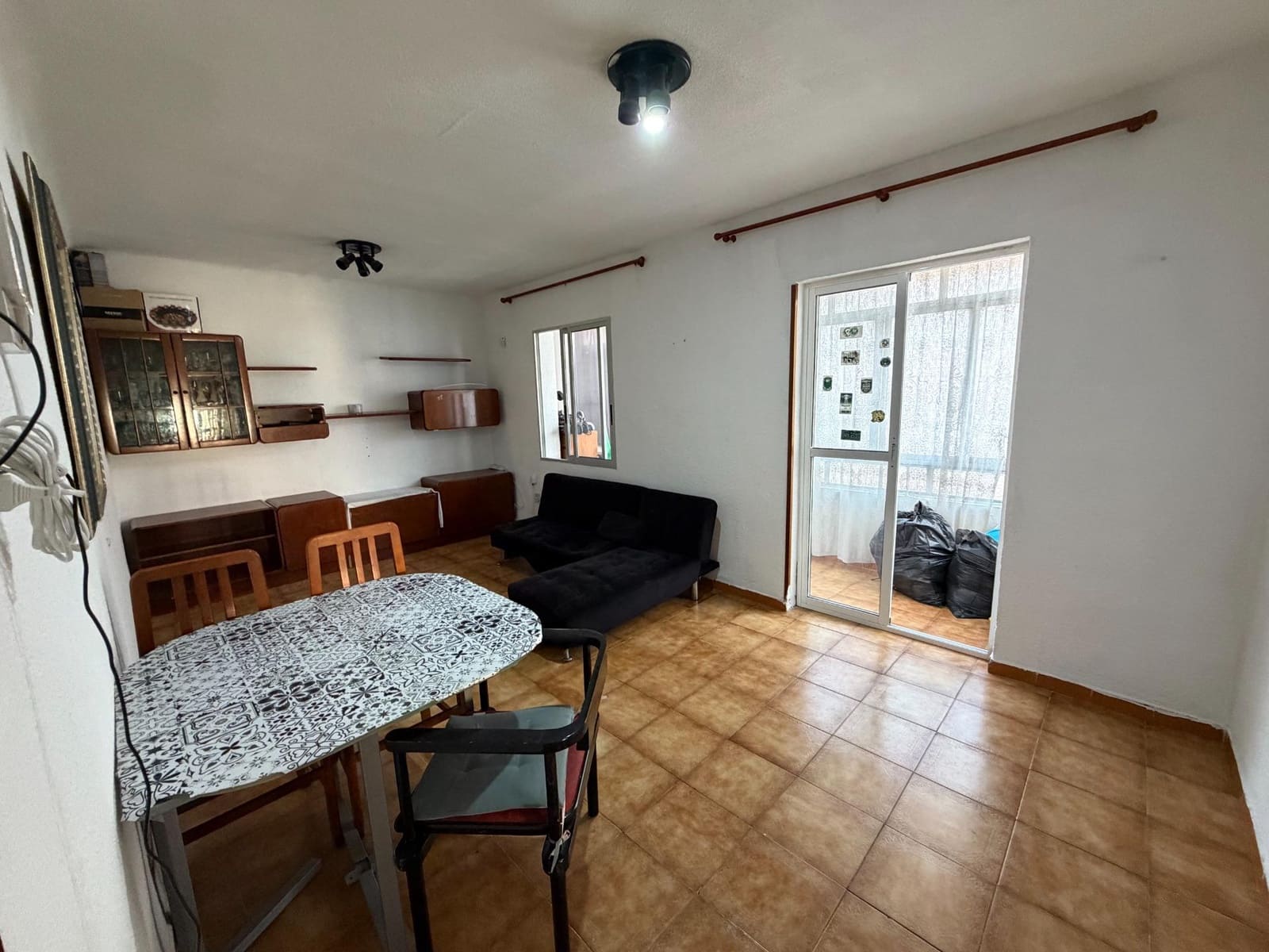 2 bedroom Flat for sale in Alicante / Alacant city - € 85,000 (Ref: 9849504)
