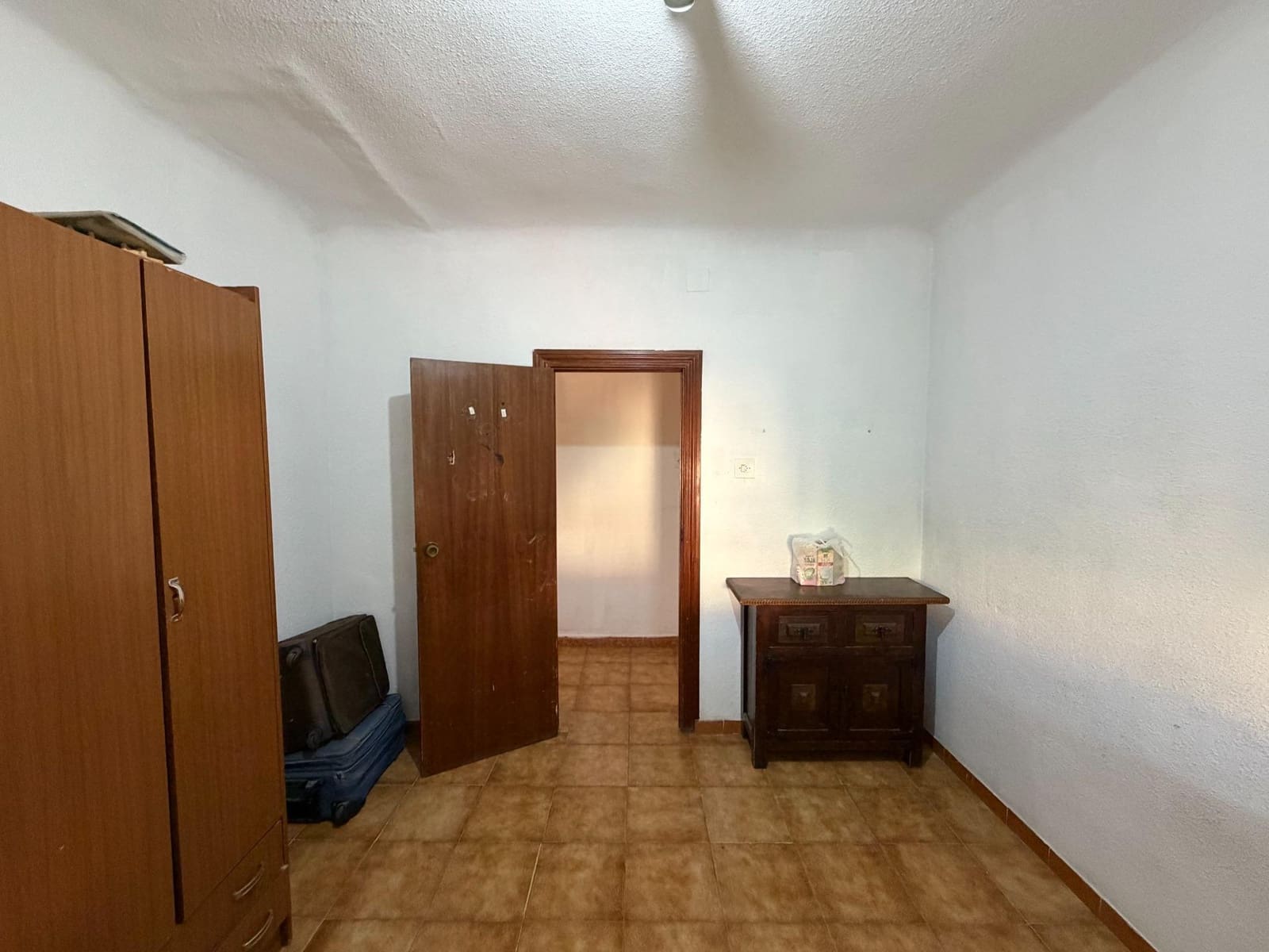2 bedroom Flat for sale in Alicante / Alacant city - € 85,000 (Ref: 9849504)