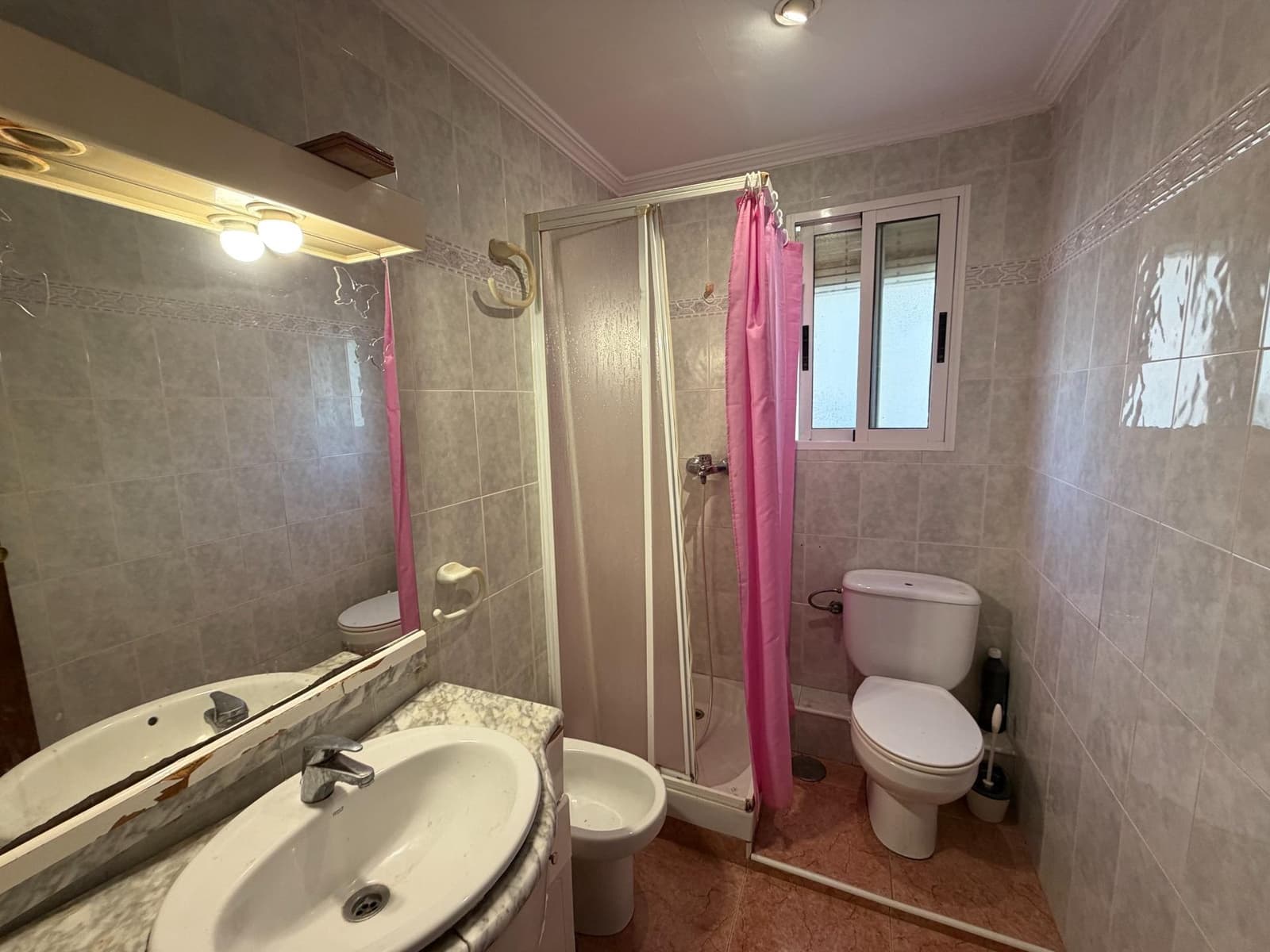 2 bedroom Flat for sale in Alicante / Alacant city - € 85,000 (Ref: 9849504)
