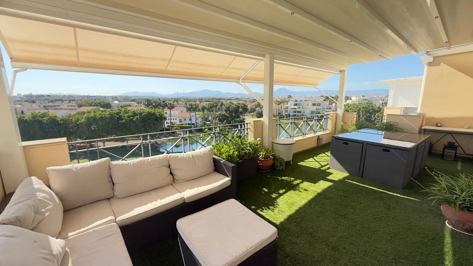 4 soveværelse Penthouse til leje i Alicante by med swimmingpool garage - € 2.000 (Ref: 9849508)