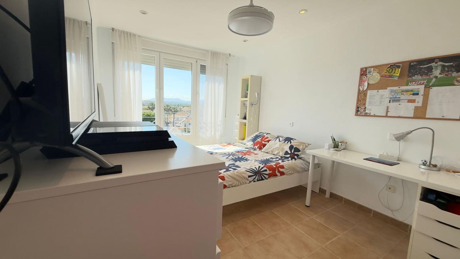 4 soveværelse Penthouse til leje i Alicante by med swimmingpool garage - € 2.000 (Ref: 9849508)