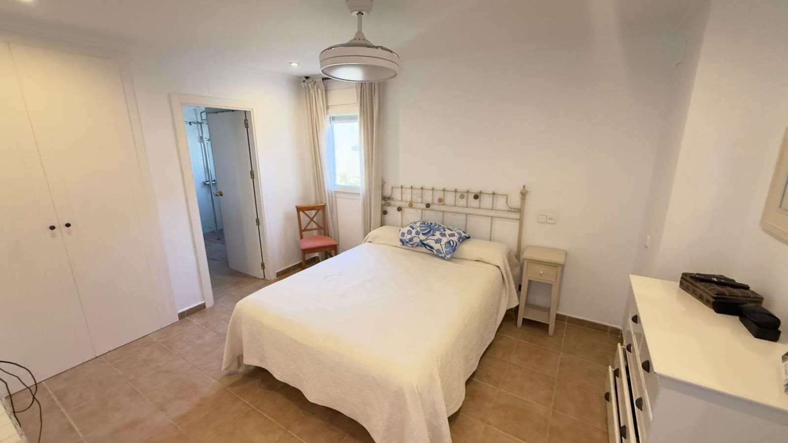 4 soveværelse Penthouse til leje i Alicante by med swimmingpool garage - € 2.000 (Ref: 9849508)