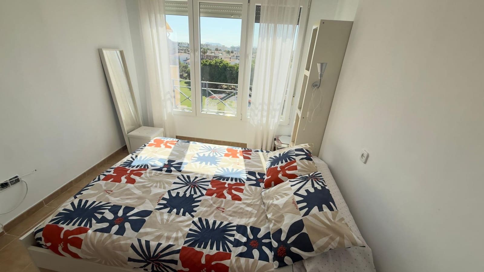 4 soveværelse Penthouse til leje i Alicante by med swimmingpool garage - € 2.000 (Ref: 9849508)