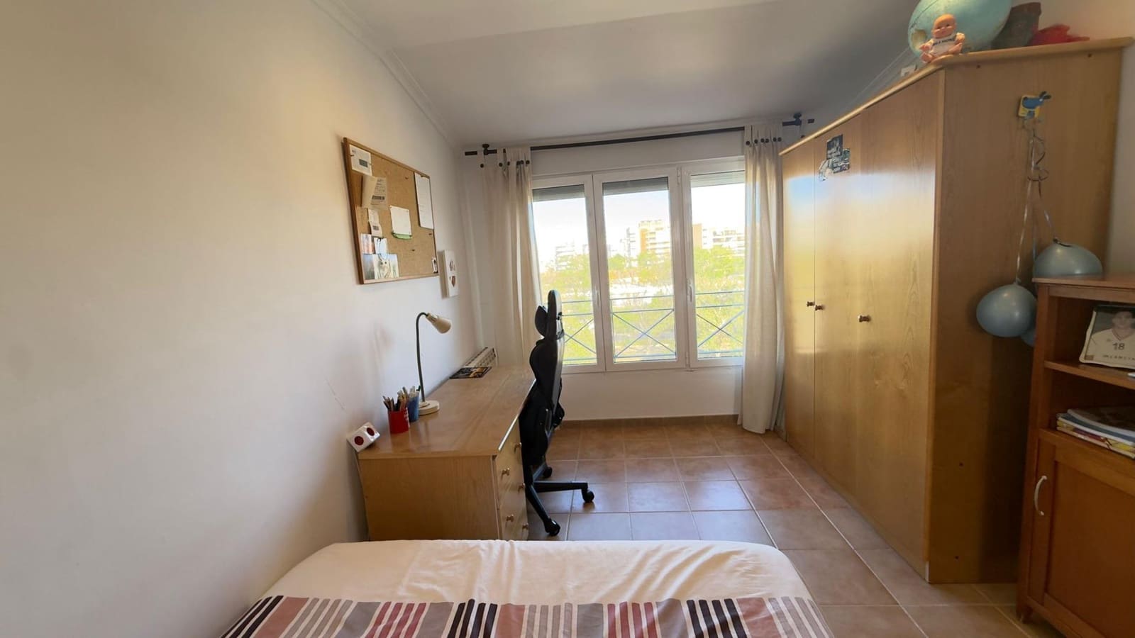 4 soveværelse Penthouse til leje i Alicante by med swimmingpool garage - € 2.000 (Ref: 9849508)