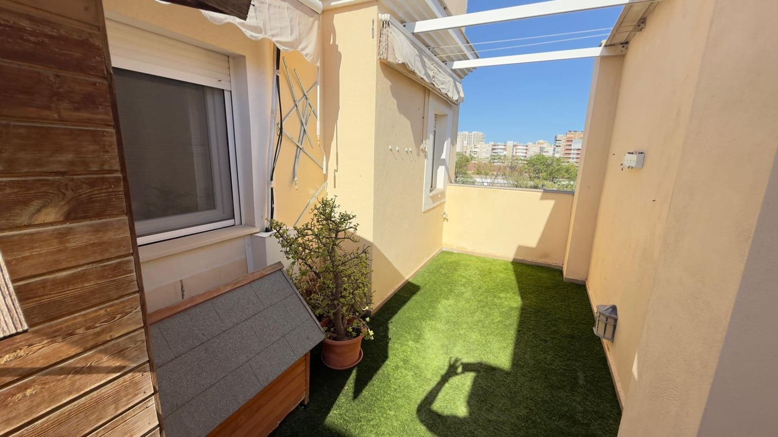 4 soveværelse Penthouse til leje i Alicante by med swimmingpool garage - € 2.000 (Ref: 9849508)