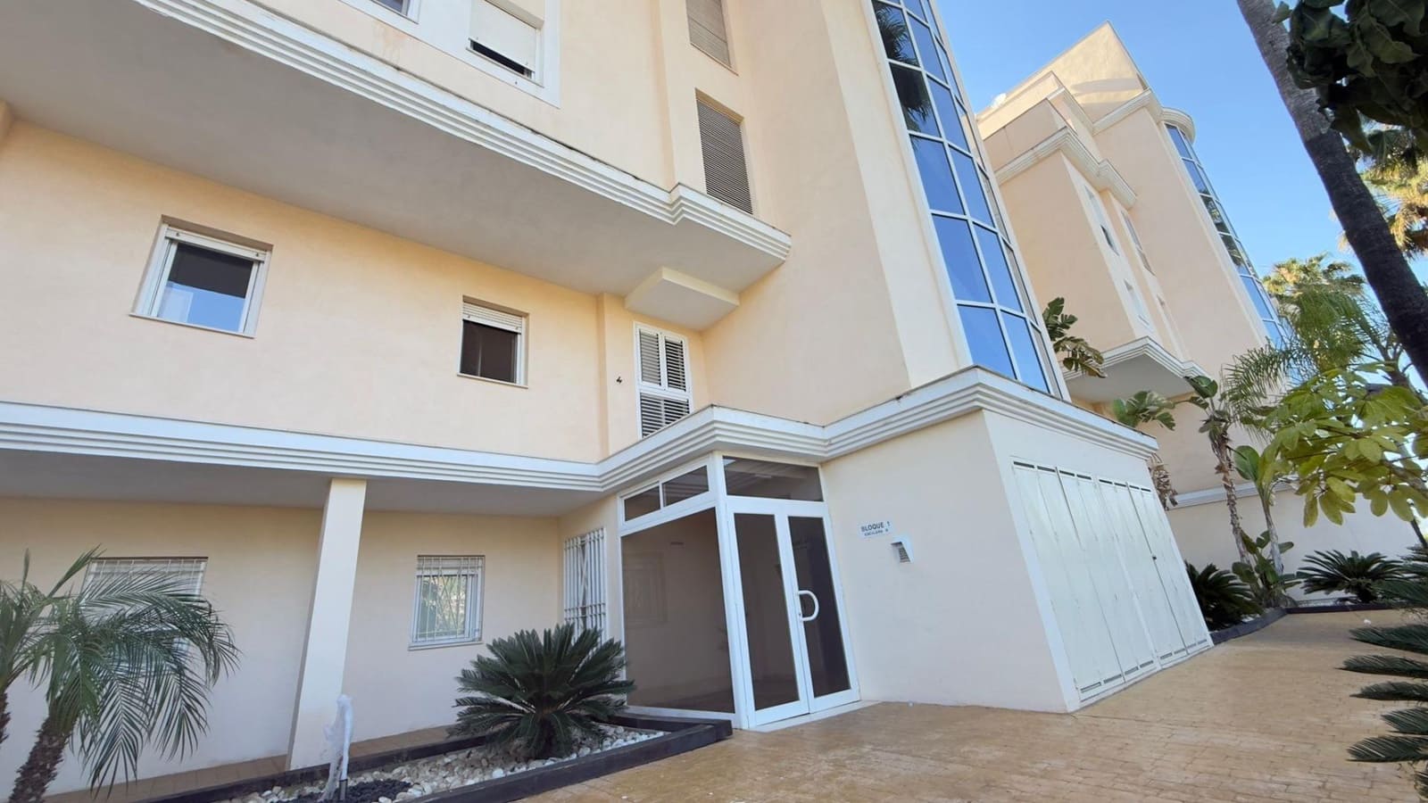 4 soveværelse Penthouse til leje i Alicante by med swimmingpool garage - € 2.000 (Ref: 9849508)