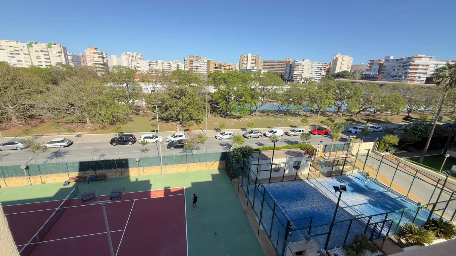4 soveværelse Penthouse til leje i Alicante by med swimmingpool garage - € 2.000 (Ref: 9849508)