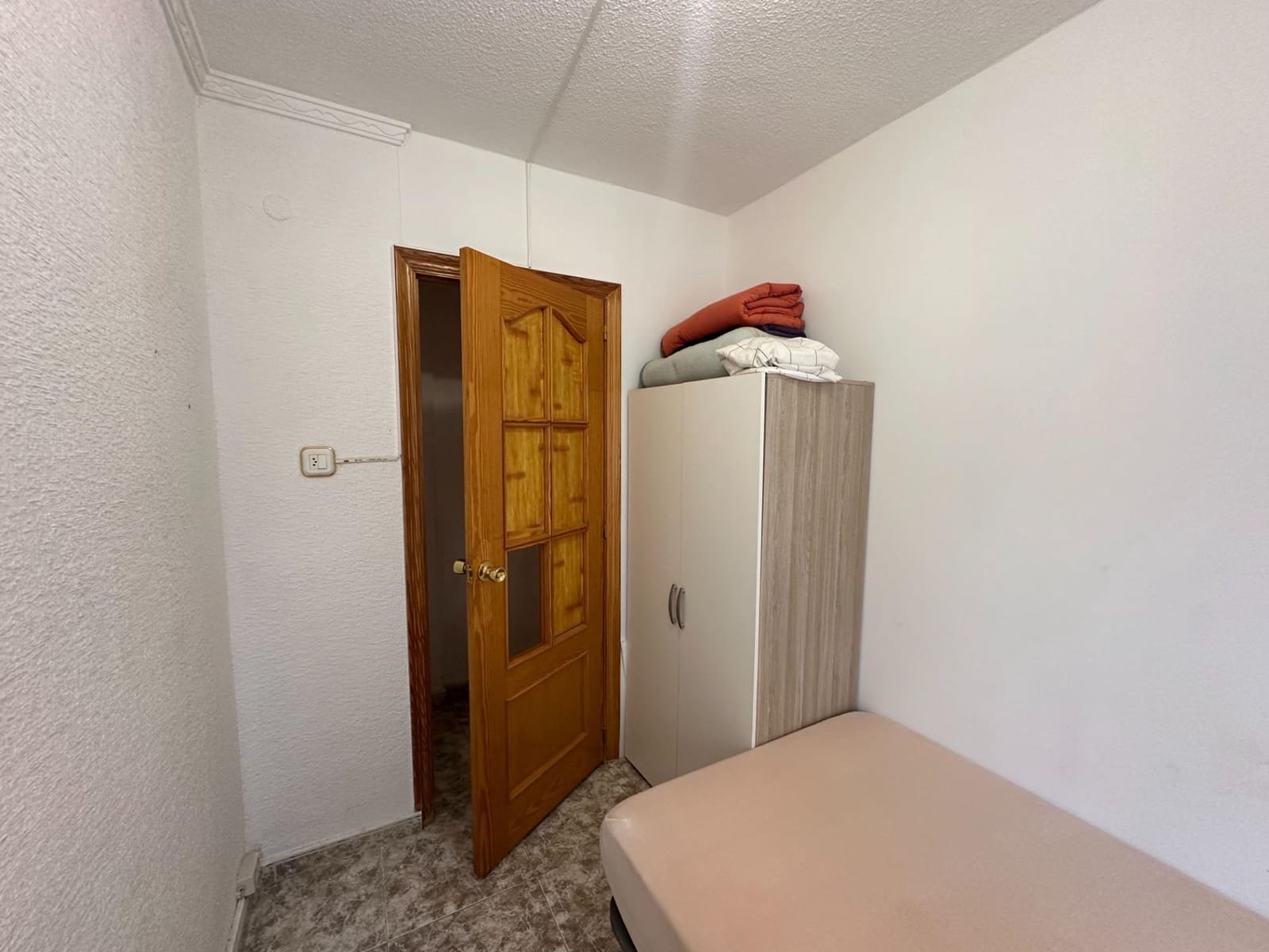 3 Zimmer Apartment zu verkaufen in Alicante / Alacant Stadt - 77.000 € (Ref: 9855565)