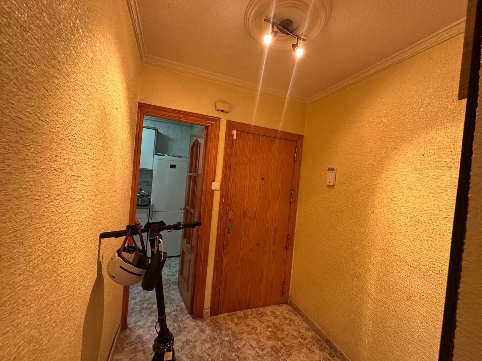 3 Zimmer Apartment zu verkaufen in Alicante / Alacant Stadt - 77.000 € (Ref: 9855565)