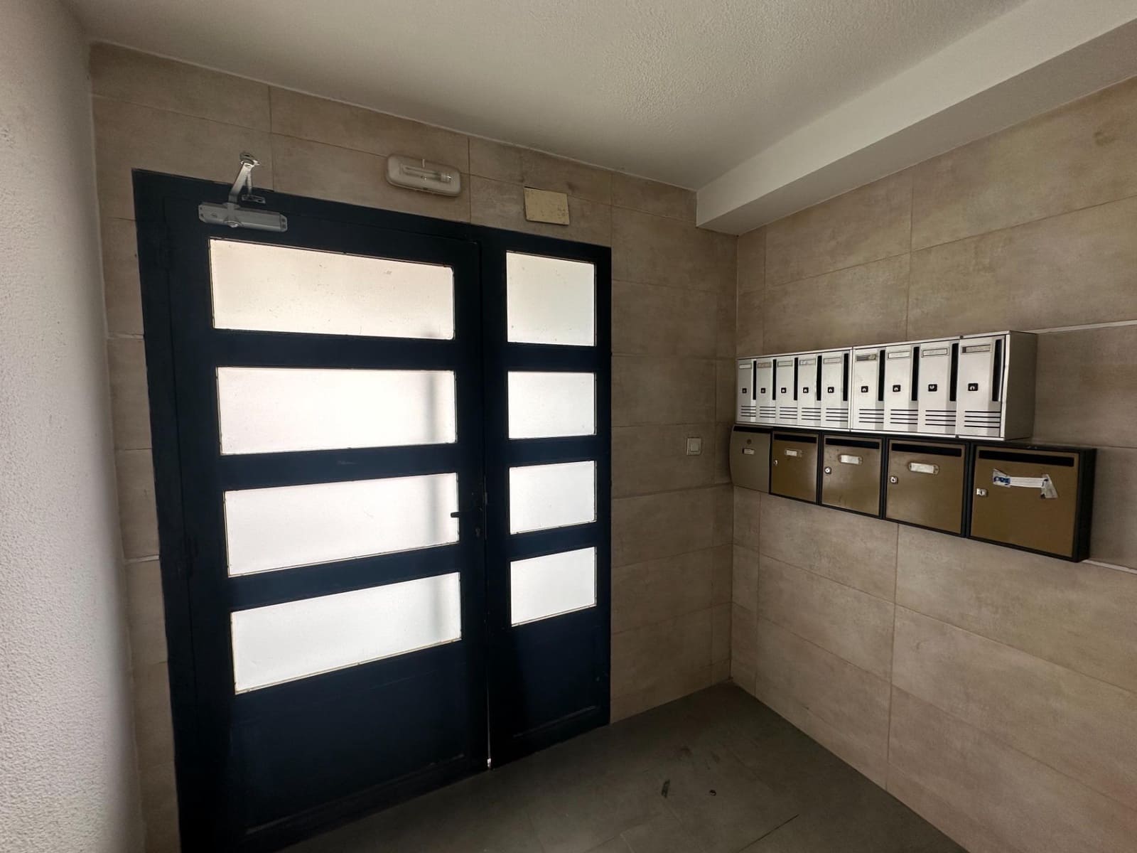 3 Zimmer Apartment zu verkaufen in Alicante / Alacant Stadt - 77.000 € (Ref: 9855565)