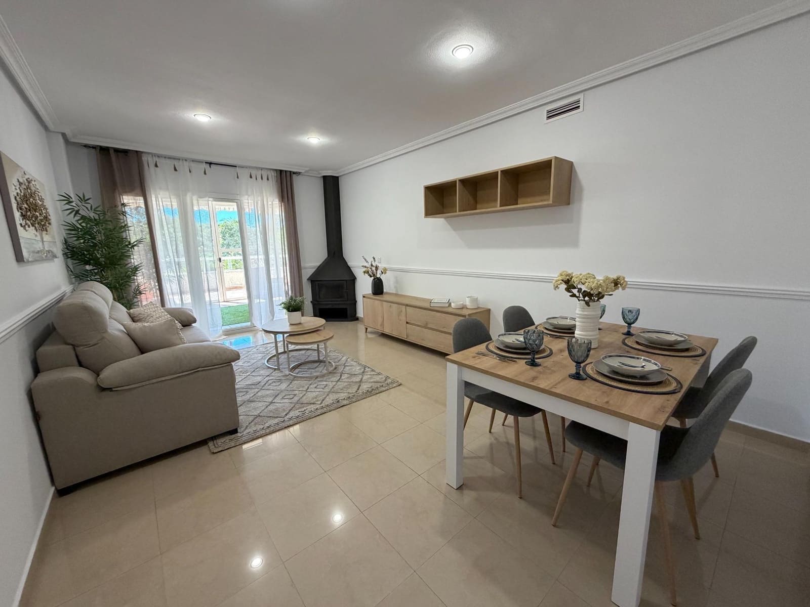 2 soveværelse Lejlighed til salg i Playa de San Juan med swimmingpool garage - € 430.000 (Ref: 9855566)