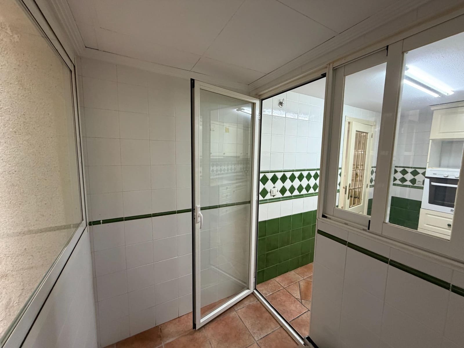 2 soveværelse Lejlighed til salg i Playa de San Juan med swimmingpool garage - € 430.000 (Ref: 9855566)