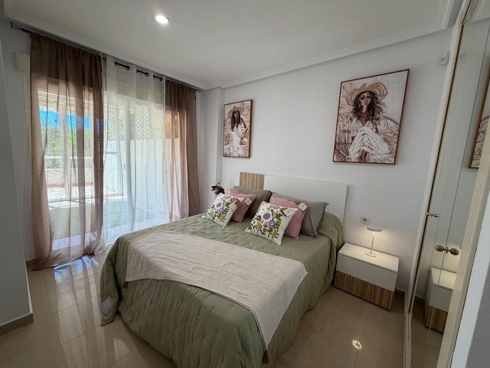 2 soveværelse Lejlighed til salg i Playa de San Juan med swimmingpool garage - € 430.000 (Ref: 9855566)