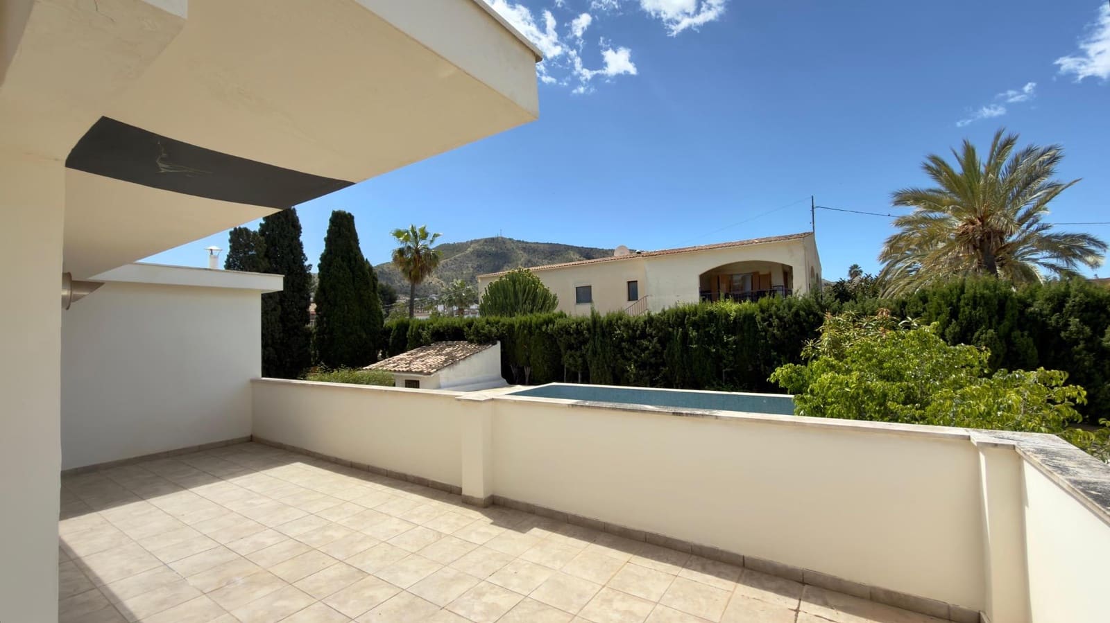 4 slaapkamer Rijtjeshuis te koop in Albir met zwembad - € 900.000 (Ref: 9855570)