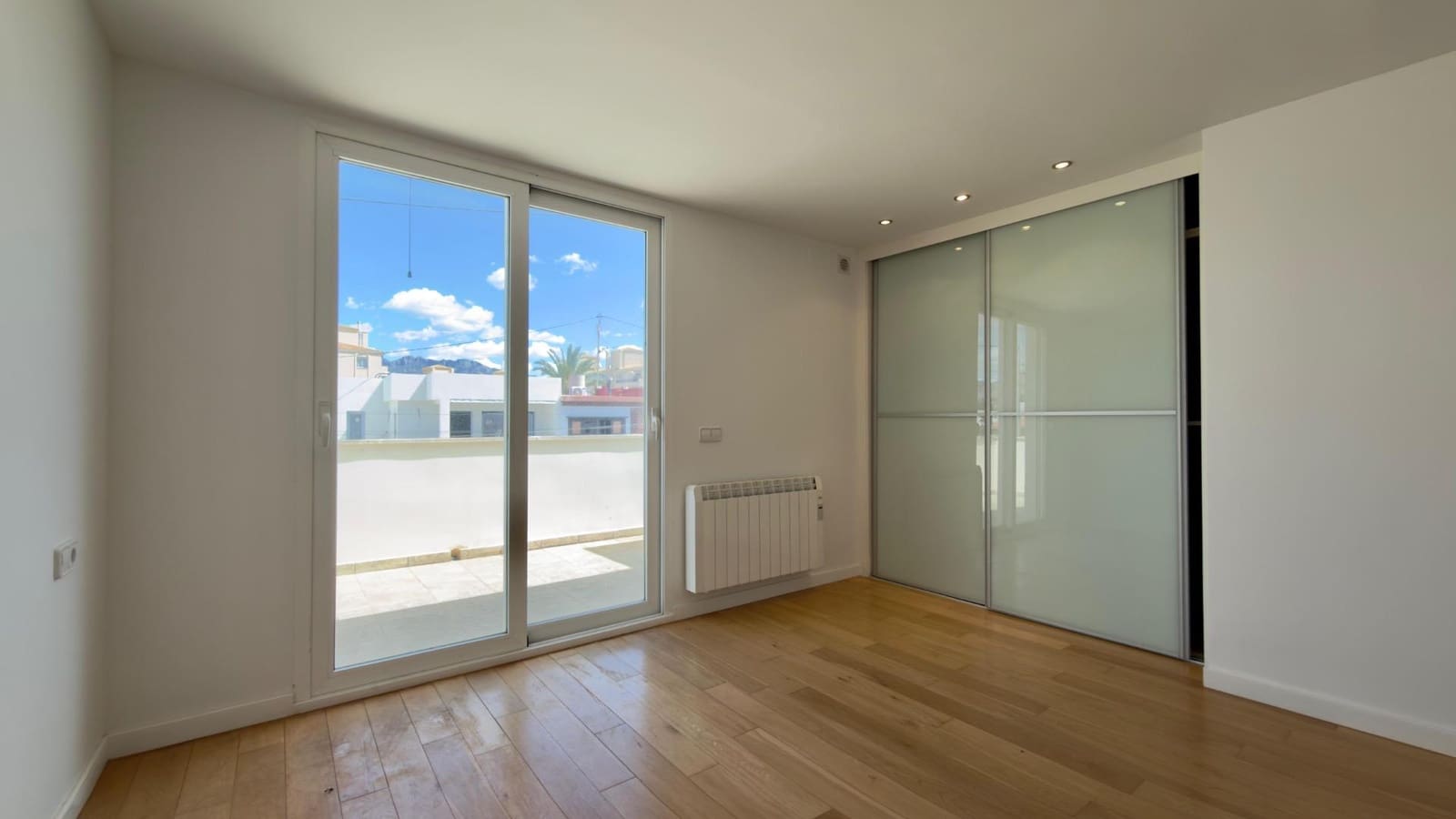 4 slaapkamer Rijtjeshuis te koop in Albir met zwembad - € 900.000 (Ref: 9855570)