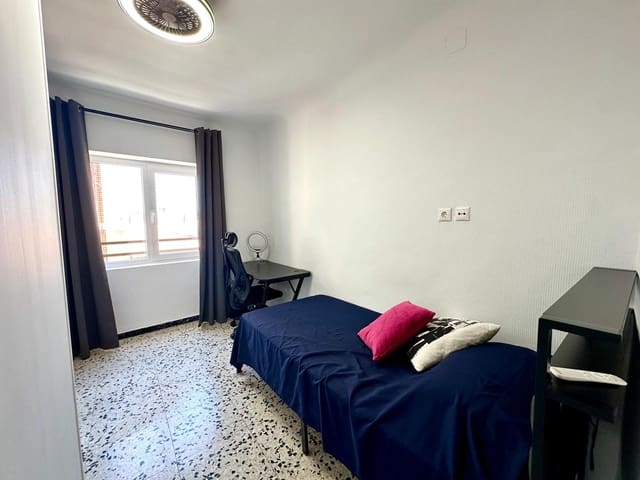 5 Zimmer Apartment zu verkaufen in Alicante / Alacant Stadt - 184.900 € (Ref: 9860210)