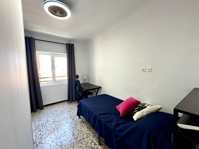 5 Zimmer Apartment zu verkaufen in Alicante / Alacant Stadt - 184.900 € (Ref: 9860210)