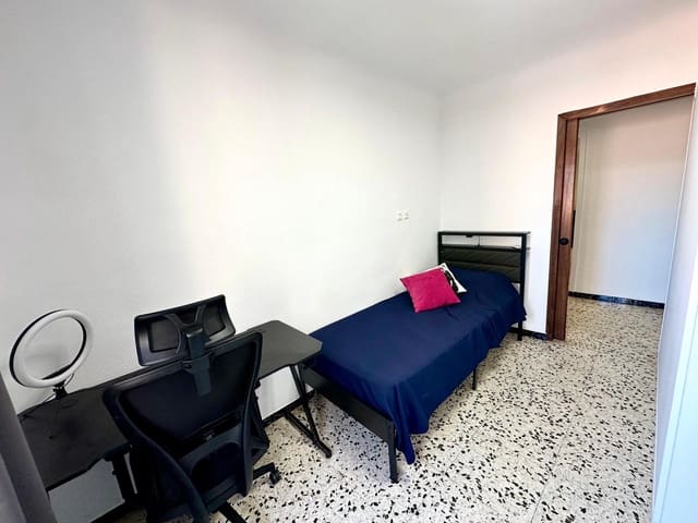 5 Zimmer Apartment zu verkaufen in Alicante / Alacant Stadt - 184.900 € (Ref: 9860210)