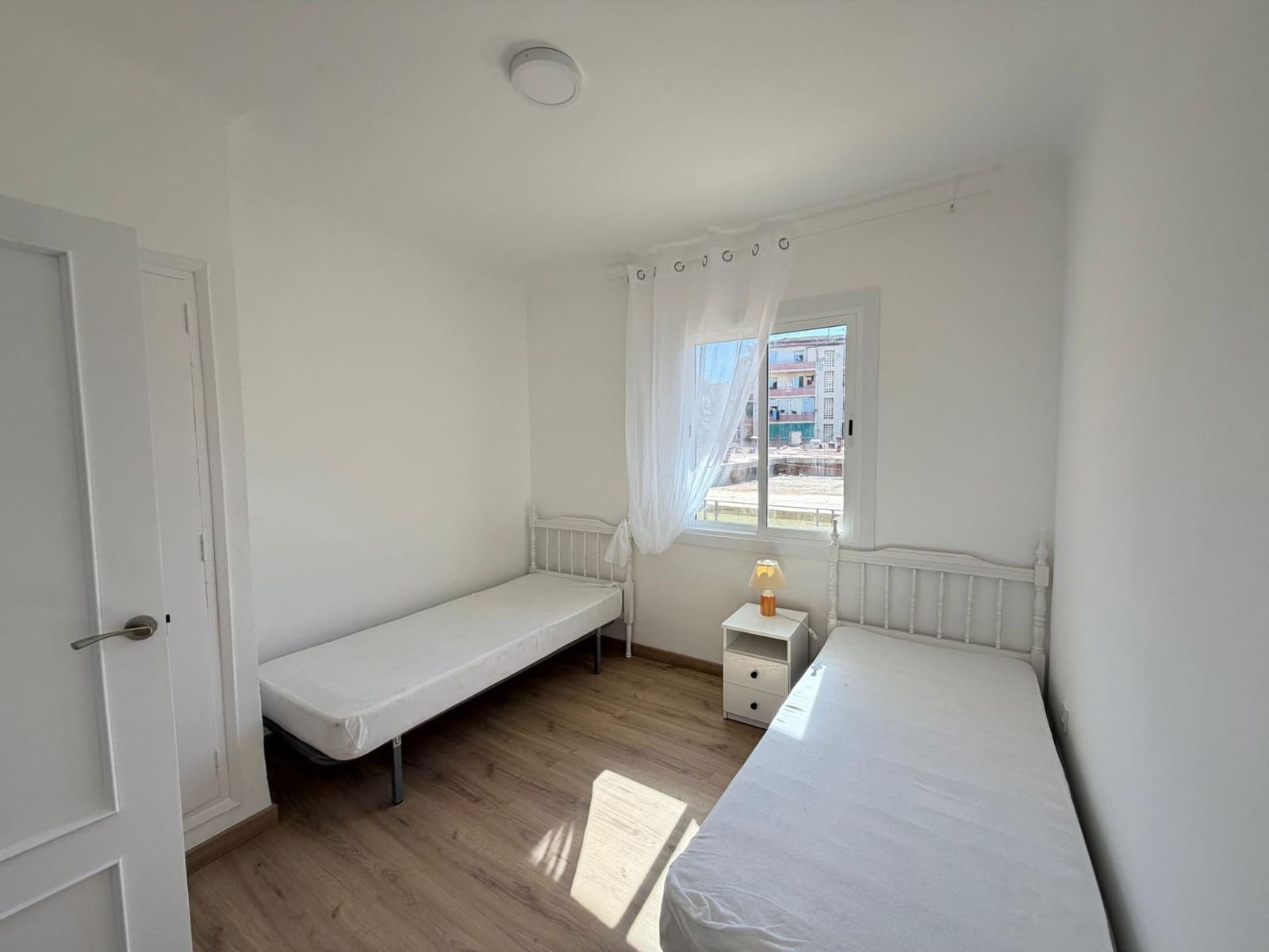 2 soveværelse Lejlighed til leje i Alicante by - € 900 (Ref: 9865306)