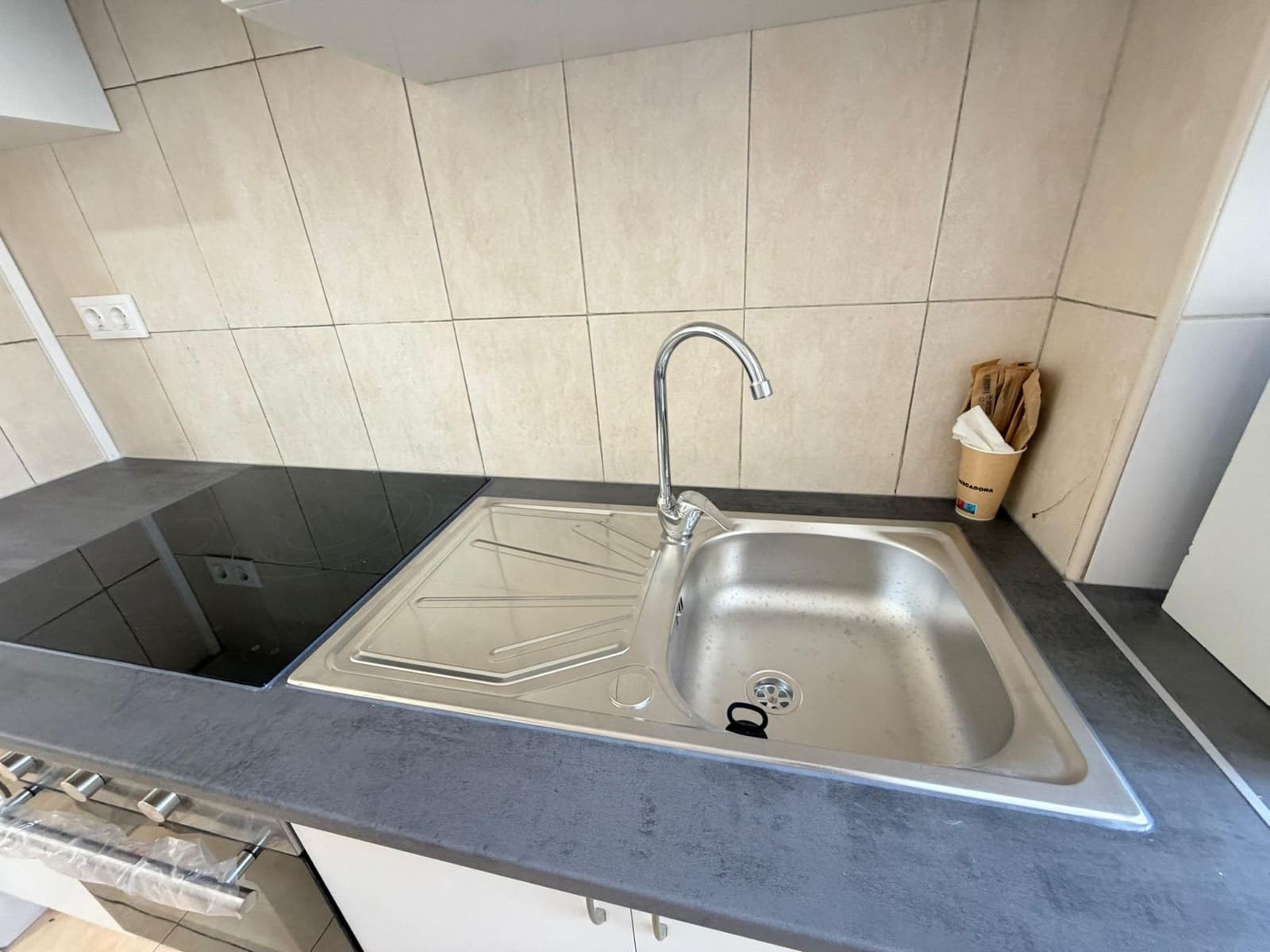 2 soveværelse Lejlighed til leje i Alicante by - € 900 (Ref: 9865306)