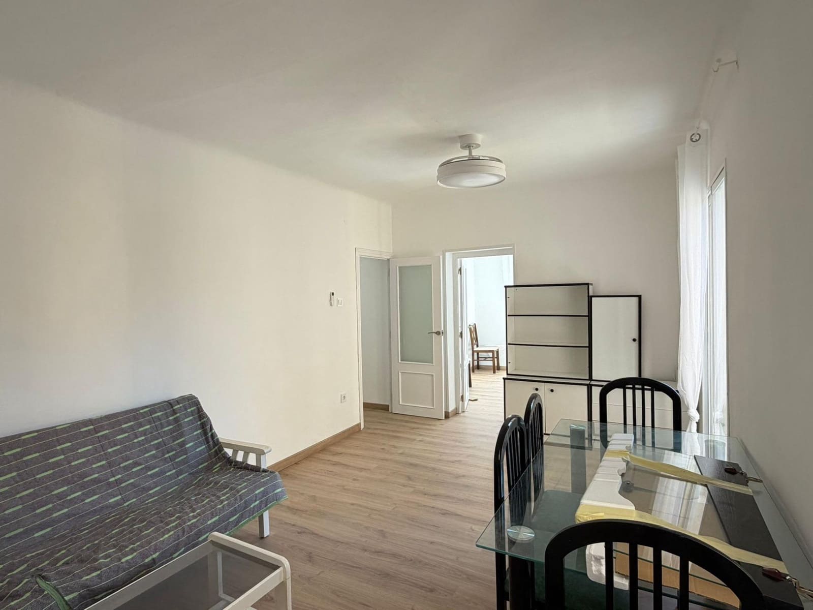 2 soveværelse Lejlighed til leje i Alicante by - € 900 (Ref: 9865306)