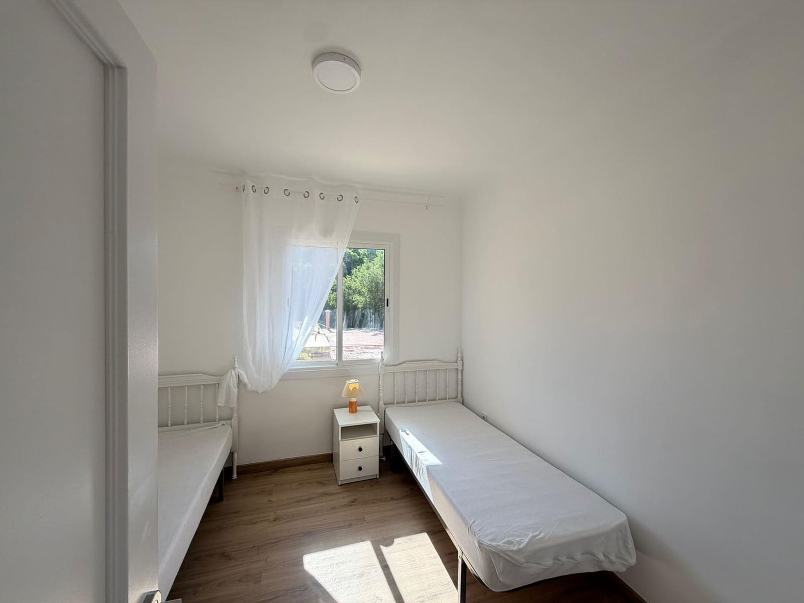 2 soveværelse Lejlighed til leje i Alicante by - € 900 (Ref: 9865306)