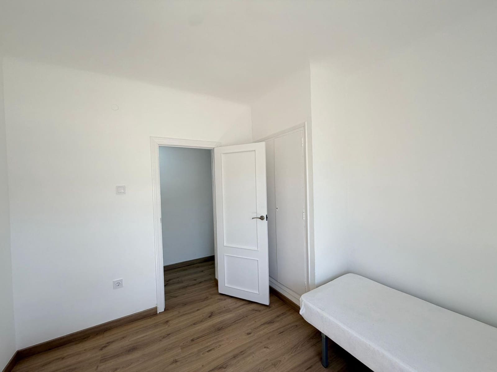 2 soveværelse Lejlighed til leje i Alicante by - € 900 (Ref: 9865306)