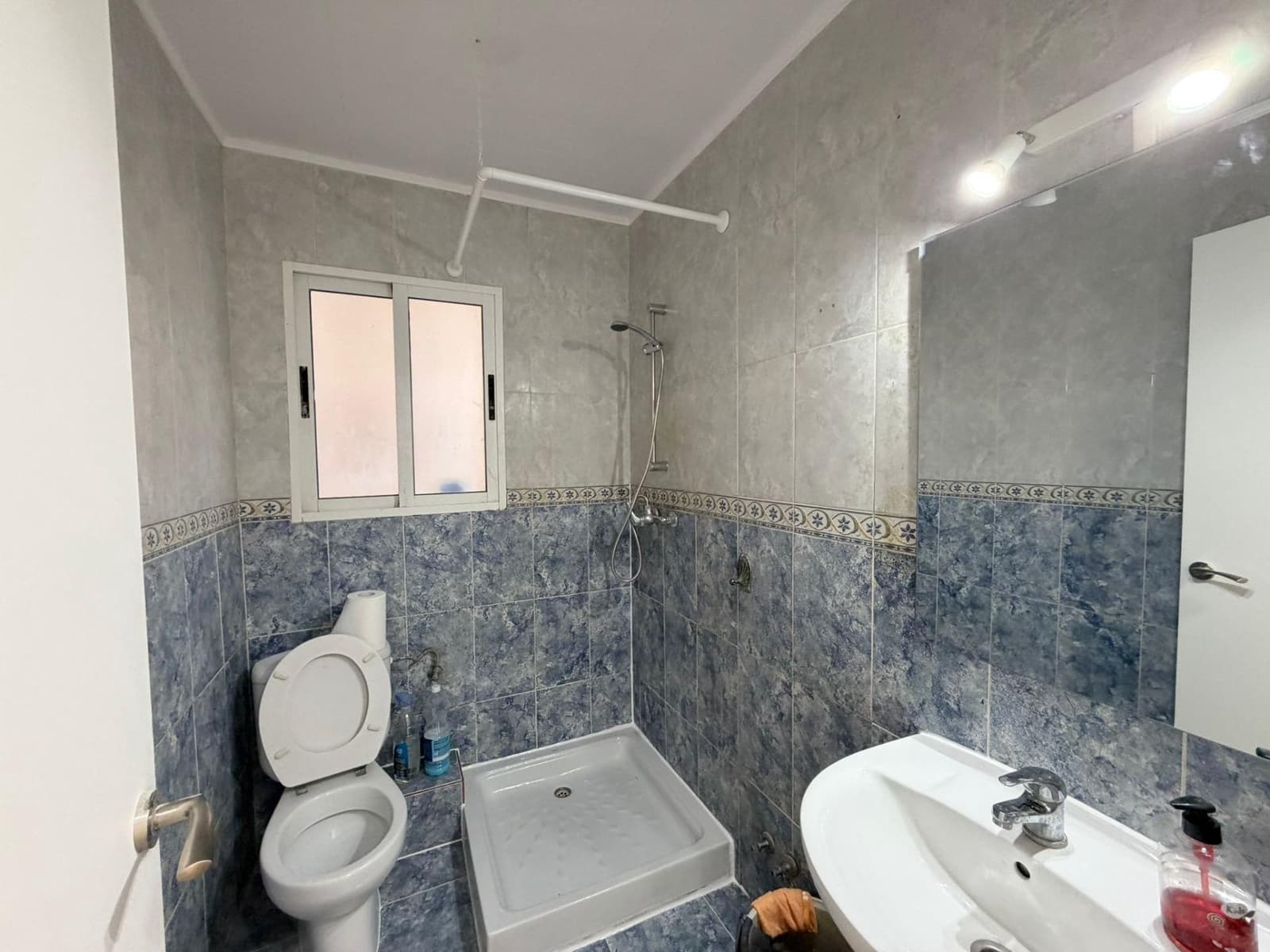 2 soveværelse Lejlighed til leje i Alicante by - € 900 (Ref: 9865306)