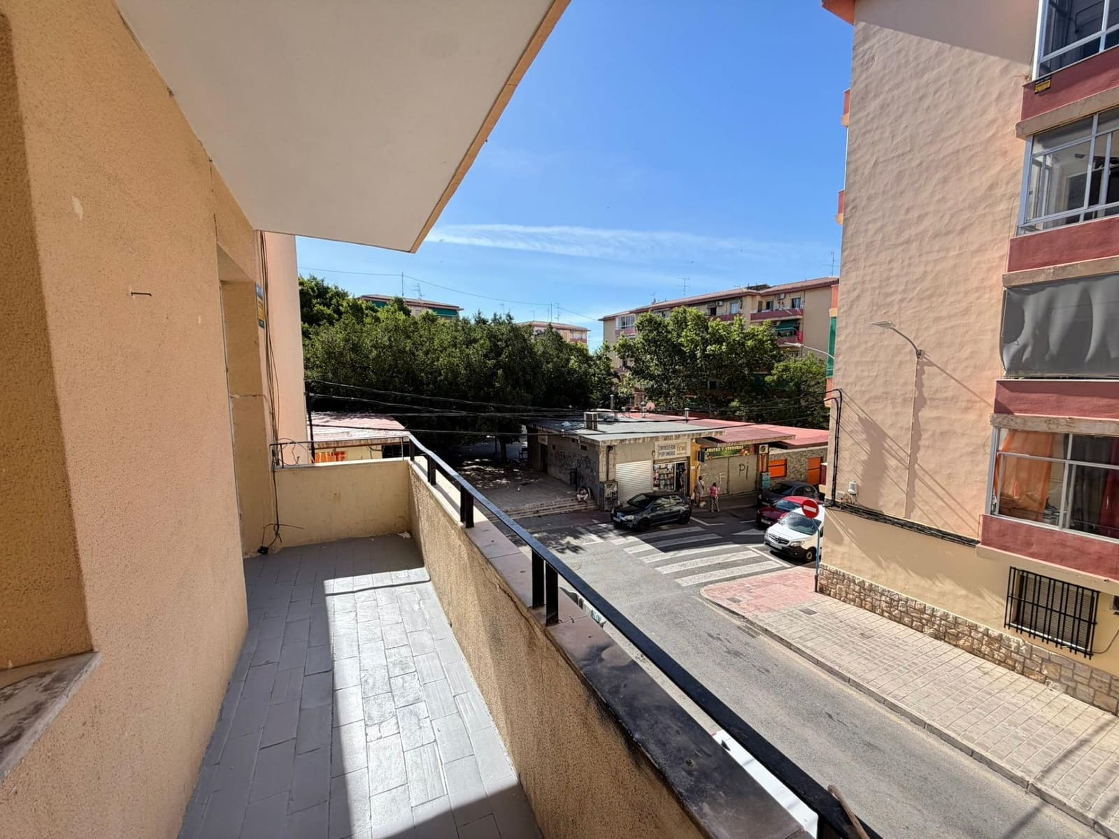 2 soveværelse Lejlighed til leje i Alicante by - € 900 (Ref: 9865306)