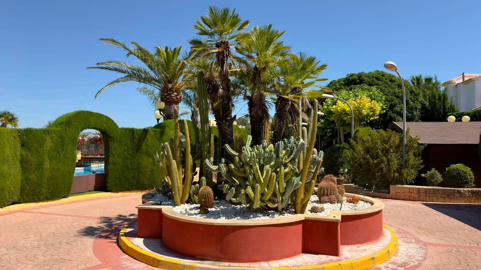 8 bedroom Villa for sale in Calpe / Calp with garage - € 2,500,000 (Ref: 9865308)