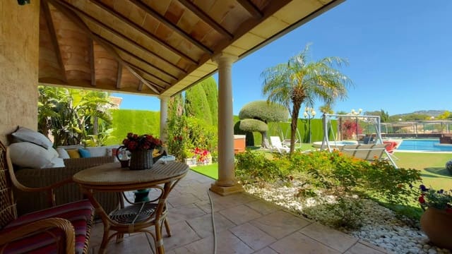 8 bedroom Villa for sale in Calpe / Calp with garage - € 2,500,000 (Ref: 9865308)